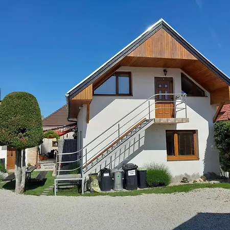 Anika Krasnohorska Dlha Luka