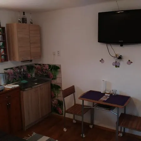 Anika Apartmán *
