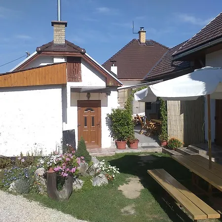 Anika Apartmán *